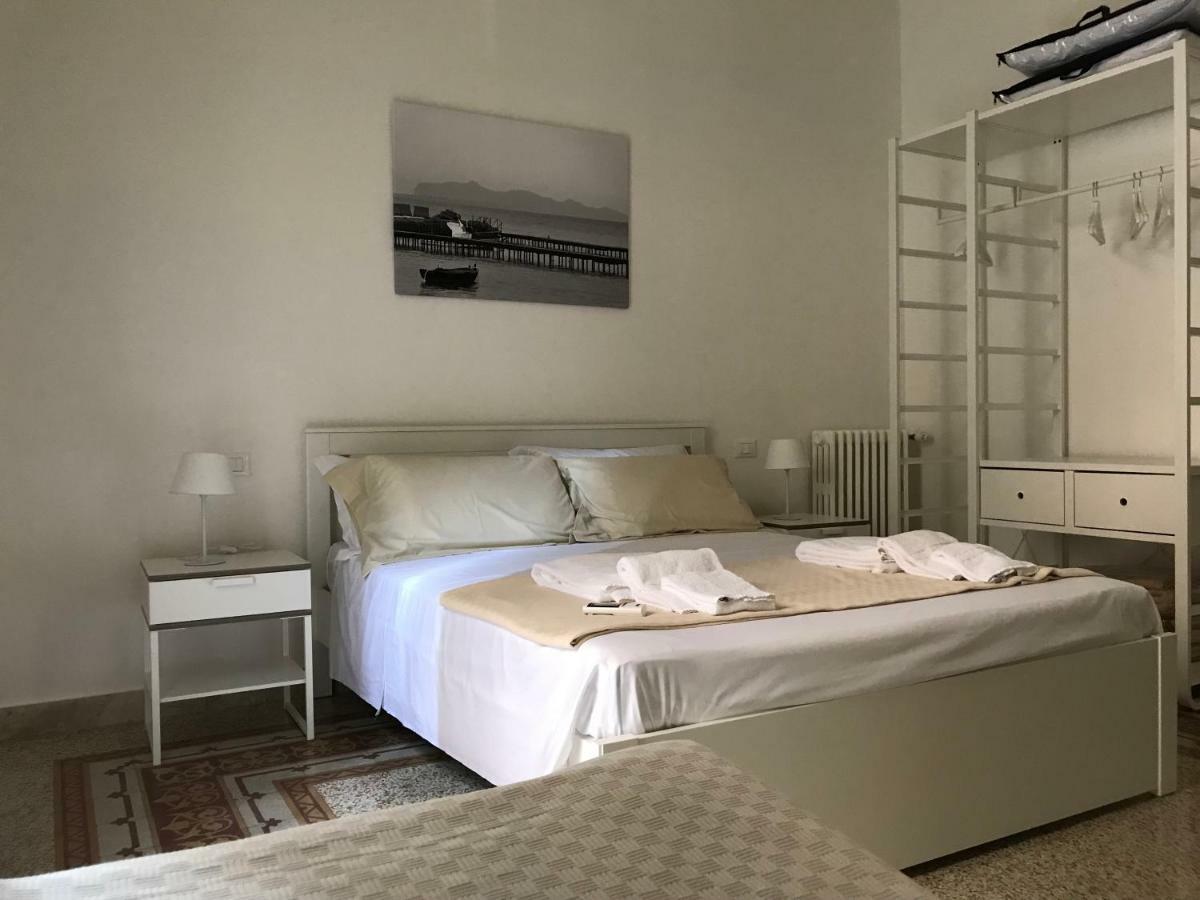 Fofino'S Rooms Palermo Esterno foto