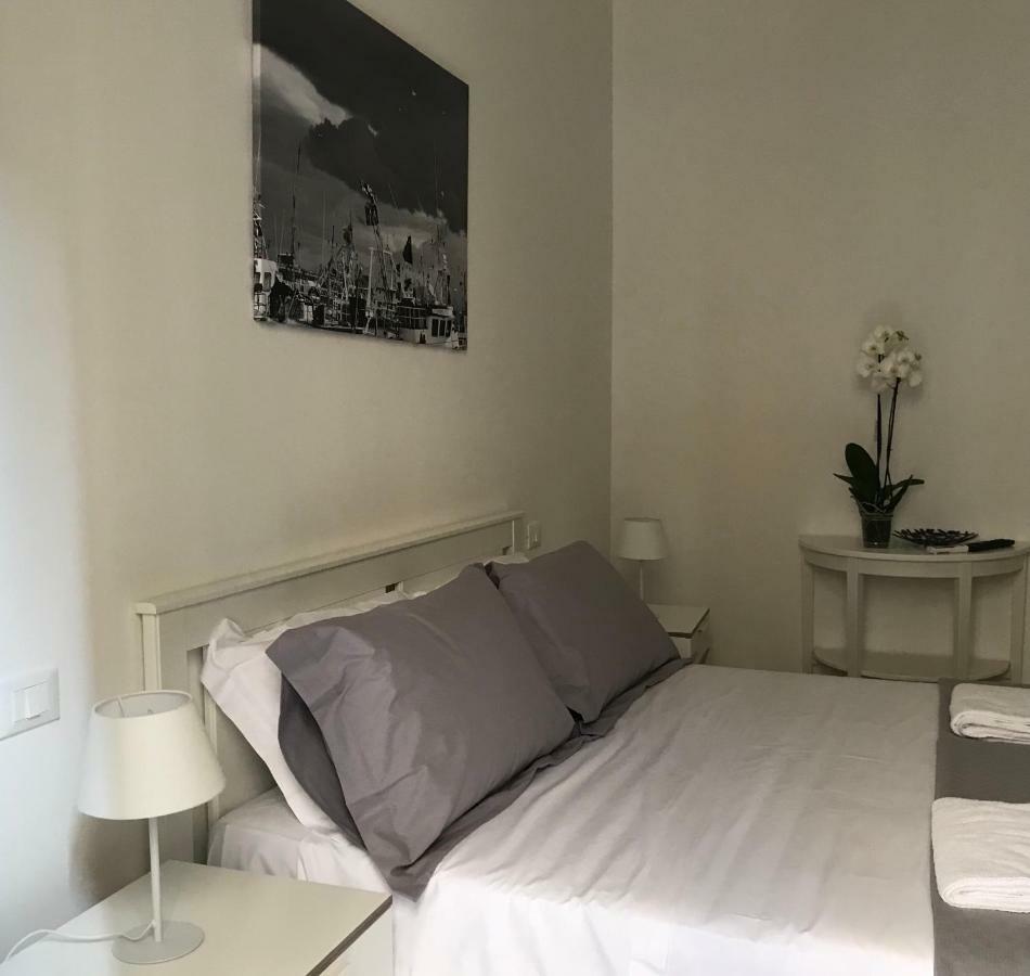 Fofino'S Rooms Palermo Esterno foto