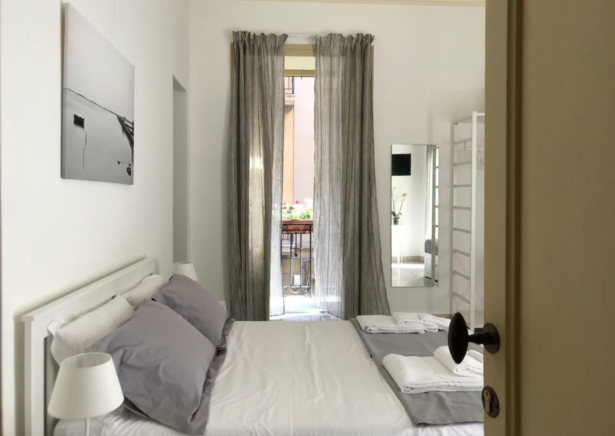 Fofino'S Rooms Palermo Esterno foto